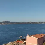 Апартаменты Appartamentino Panoramico...con Finestra Sul Mare! Ла-Маддалена