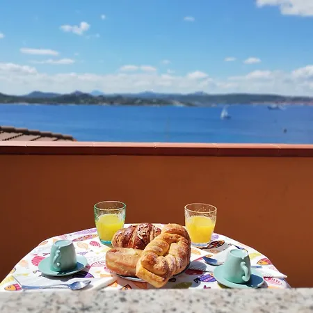 Appartamentino Panoramico...con Finestra Sul Mare! Apartmán *