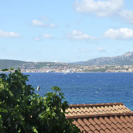 Appartamentino Panoramico...con Finestra Sul Mare! 公寓 马达莱纳