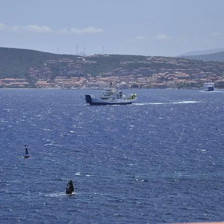 Appartamentino Panoramico...con Finestra Sul Mare! Διαμέρισμα Λα Μανταλένα