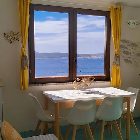 アパート Appartamentino Panoramico...con Finestra Sul Mare!