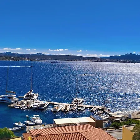 Appartamentino Panoramico...con Finestra Sul Mare! Апартаменты Ла-Маддалена