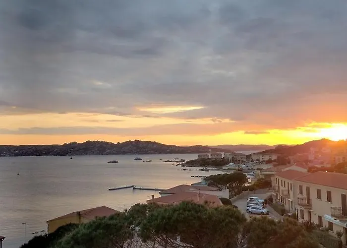 Appartamentino Panoramico...con Finestra Sul Mare! 公寓 马达莱纳